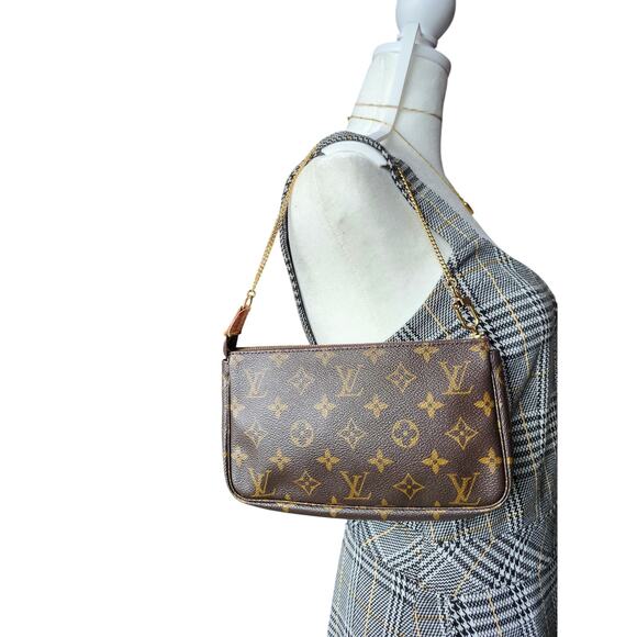 Louis Vuitton Pochette Accessoires Monogram LV Canvas Shoulder Bag Vintage - Picture 2 of 15